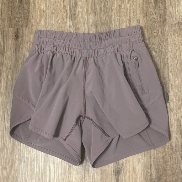(SOLD) Lululemon Tracker Shorts 4" In Smoked Mulberry Size 4 - Picture 2 of 6